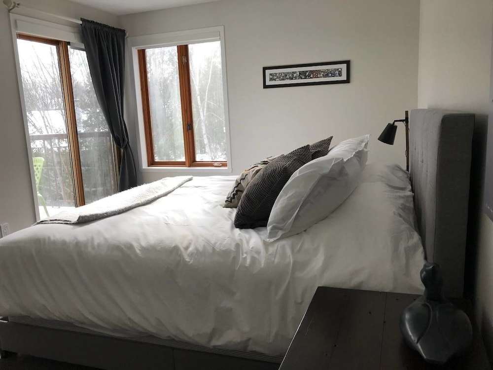 Huge 3 Bedroom Condo With a View
