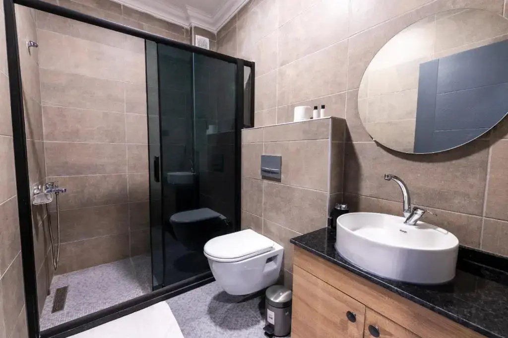 Arena Luxury Hotel Suites