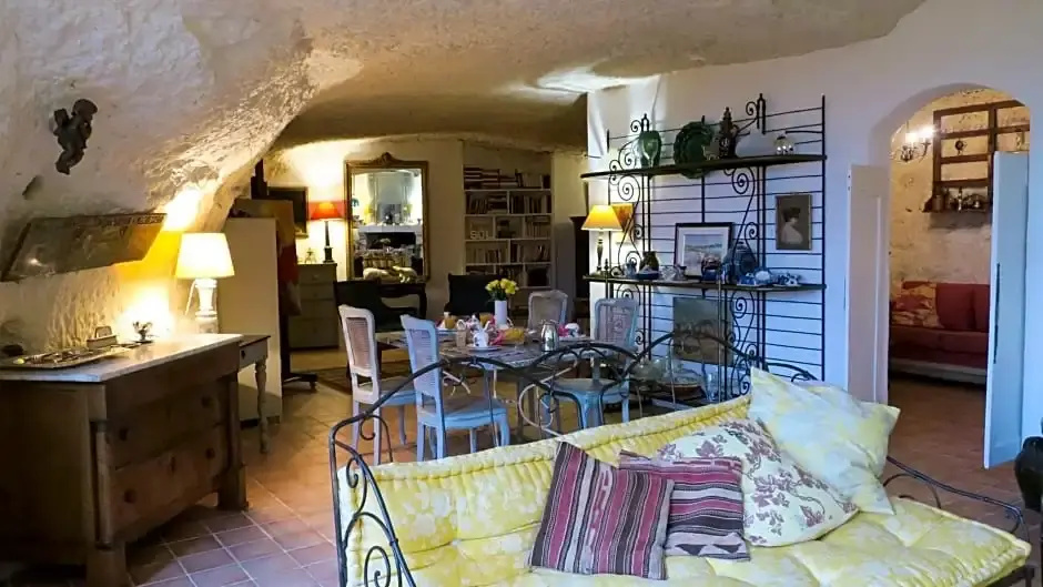 La cave de léperon