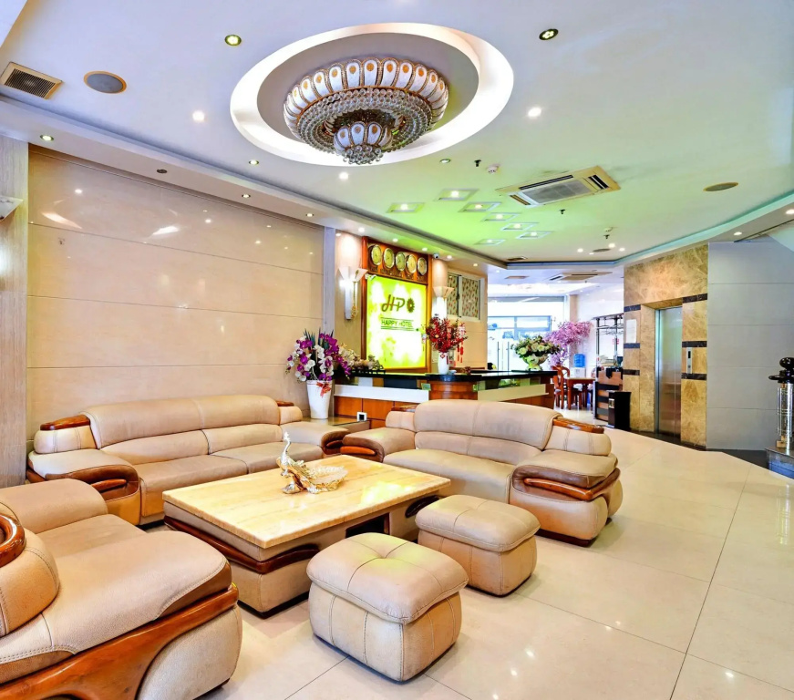S79 Happy Hotel