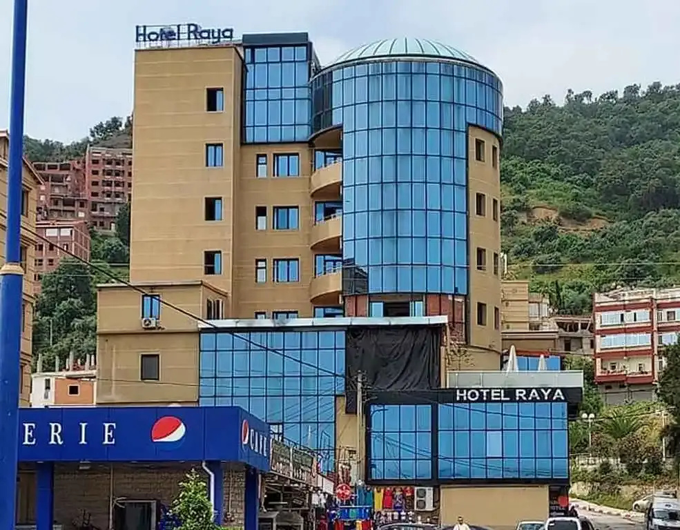 Hotel Raya Tichy