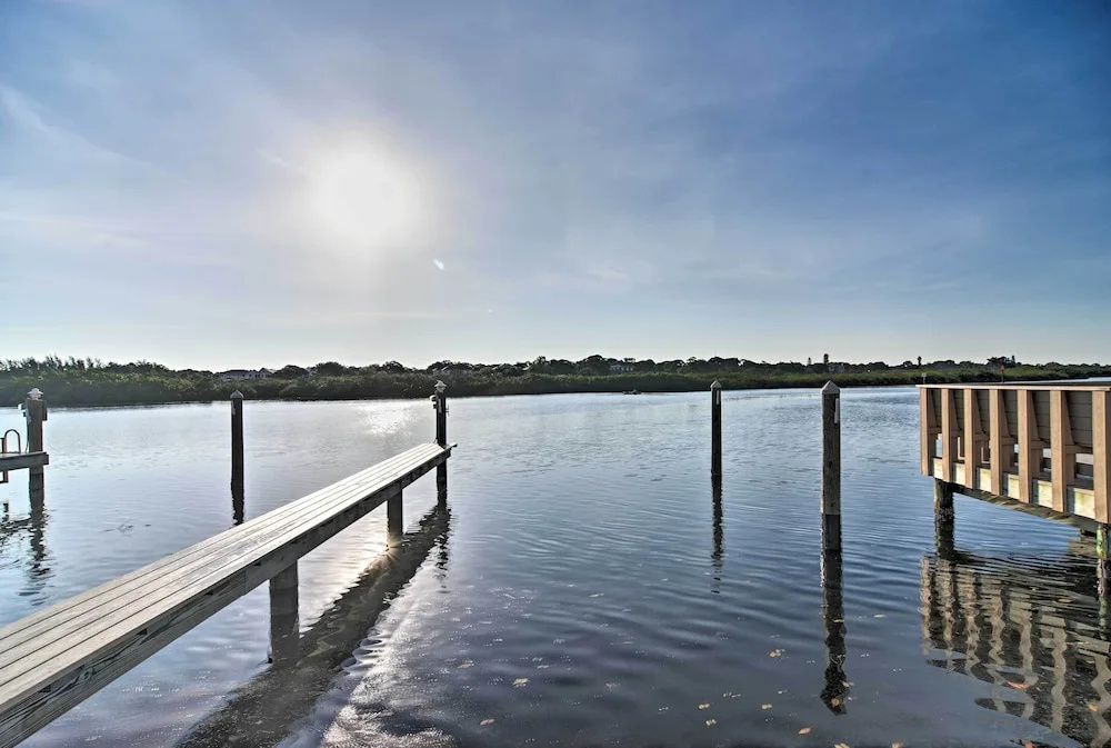 Resort Condo w/ Beach Access in Indian Shores!