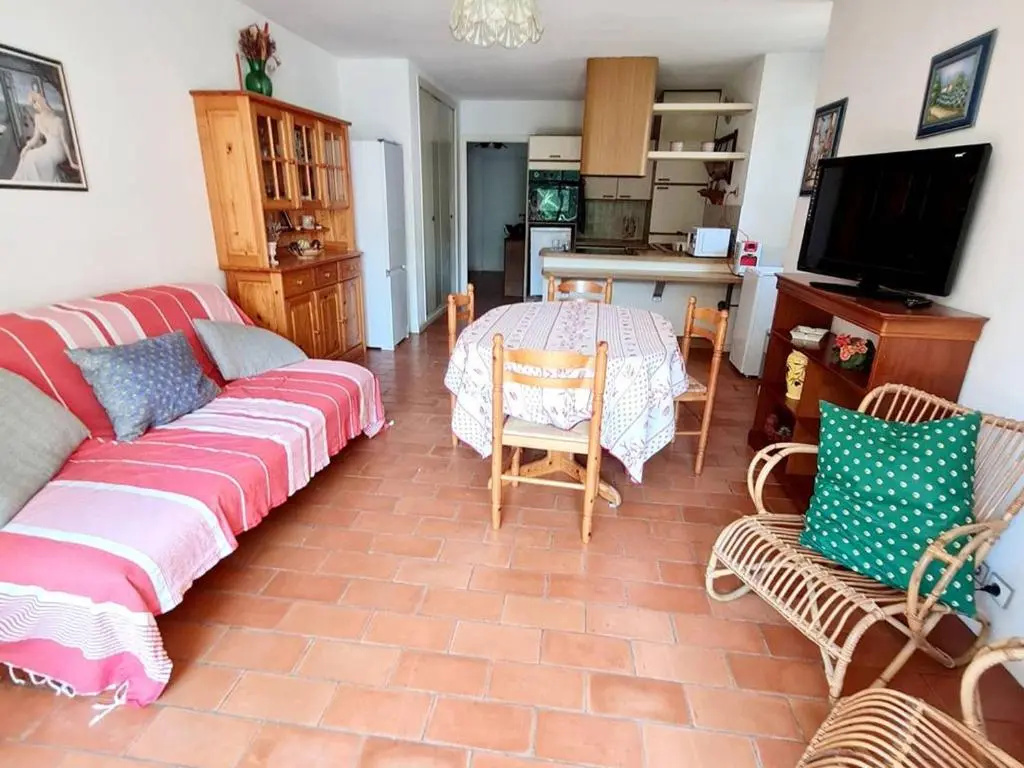 Appartement Six-Fours-les-Plages, 3 pièces, 6 personnes - FR-1-316-122