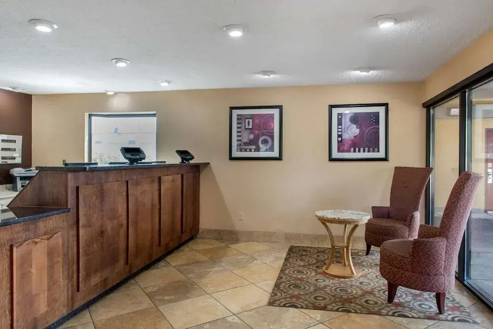 Super 8 Reynolds /East Columbus Area