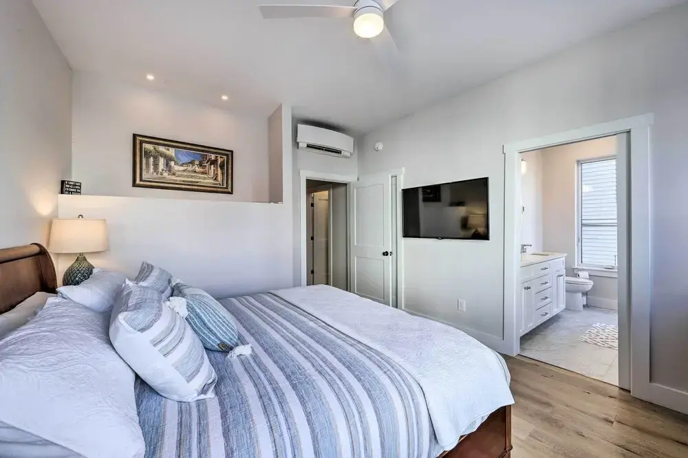 Spacious Portland Home Walk Downtown!