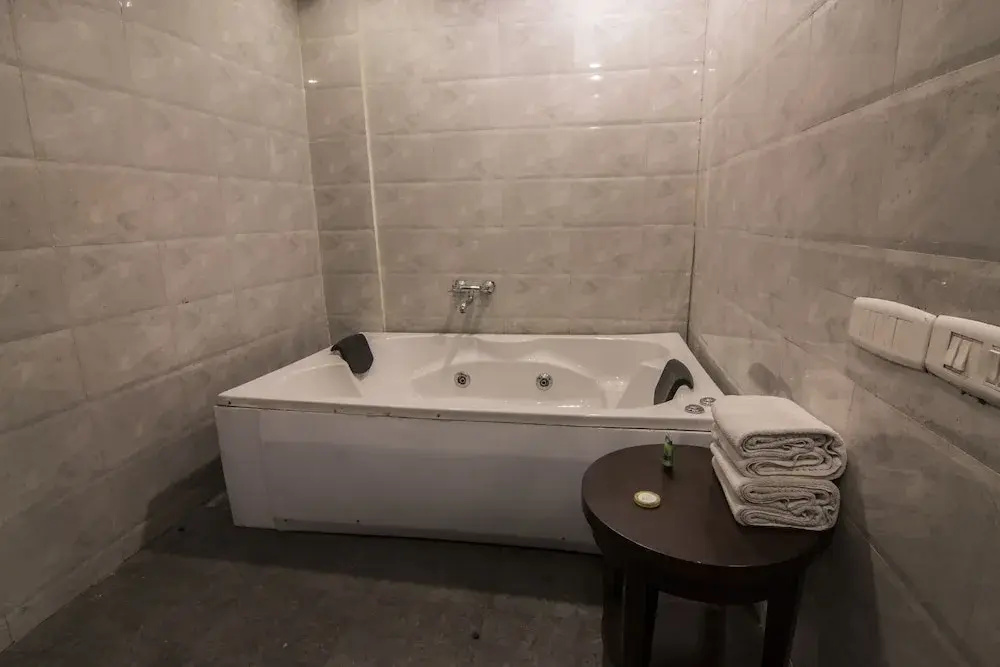 Tavisha Hotel