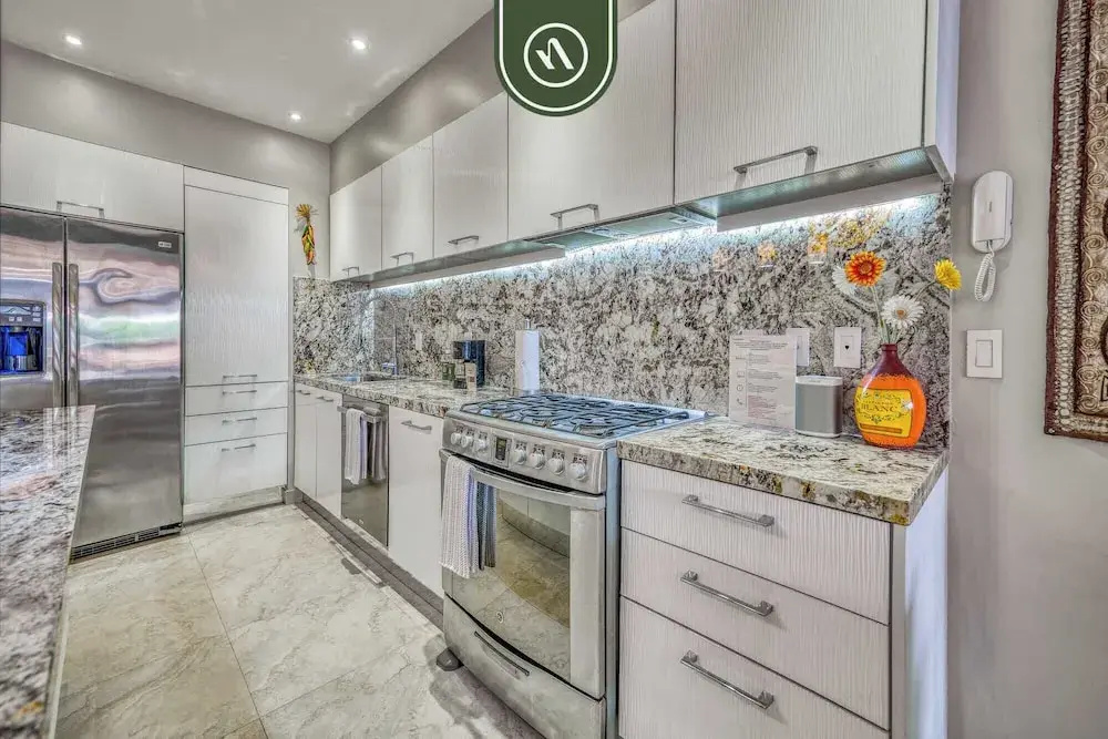 Stunning 2 BR Condo in Romantic Zone - Pool