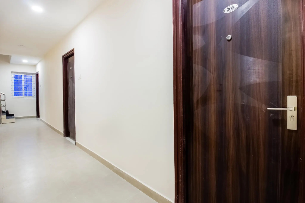 OYO 40125 Srirama Hotels, Gachhibowli