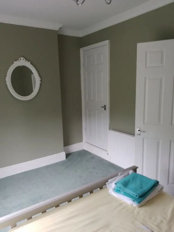 Captivating 2-bed House in Nuneaton