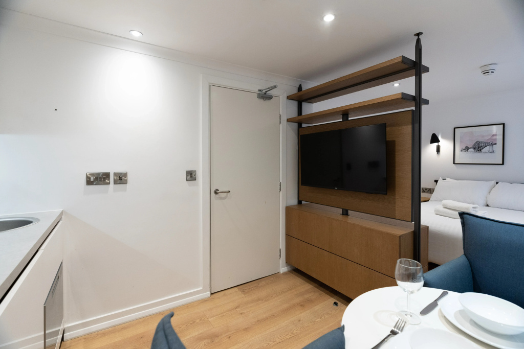 Fountain Court Apartments - Grove Executive