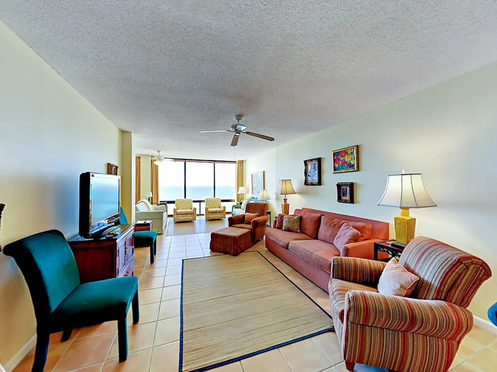 Summer House Condo Unit 1504a 3 Bedrooms 2 Bathrooms Condo