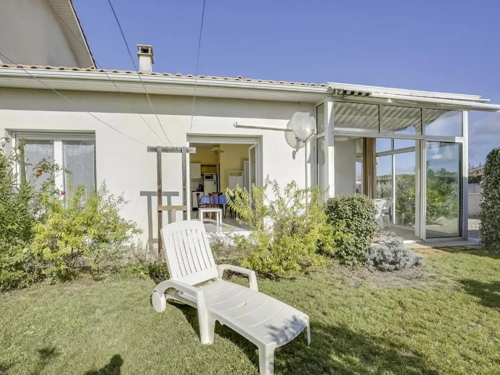 Villa 2 chambres proche plage, jardin, véranda, clim, wifi à Biscarrosse - FR-1-521-19