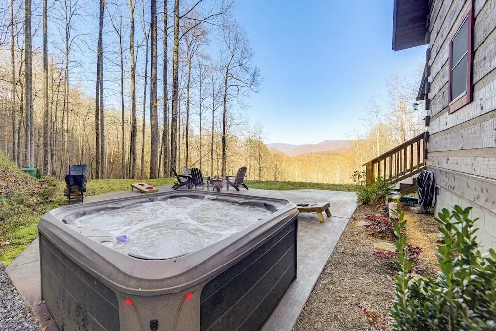 Hot Tub Haven! Mtn-view Home 13 Mi to Bryson City!
