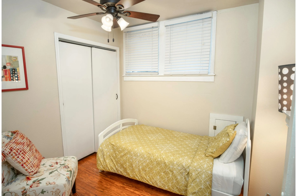 The Highland House 5BR Huge Patio 2 miles to DT