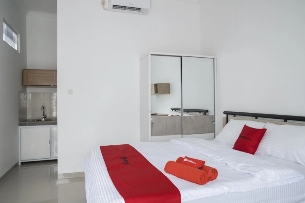 RedDoorz near Exit Toll Bogor