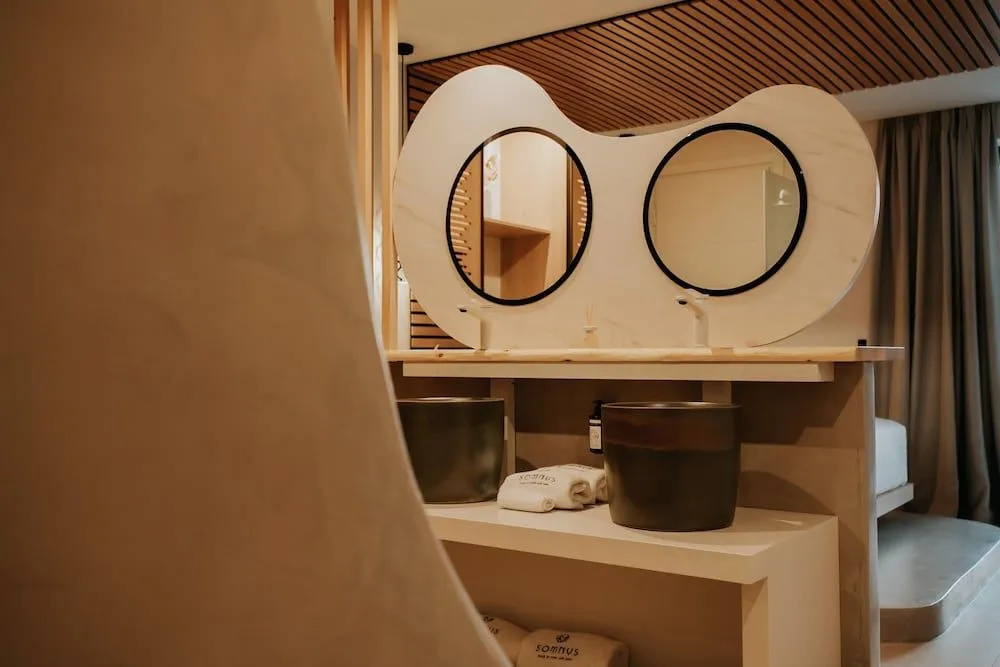Somnus Suites