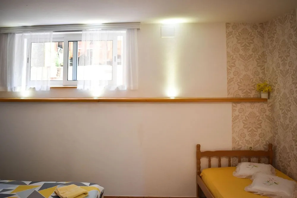 Apartments Milivoj