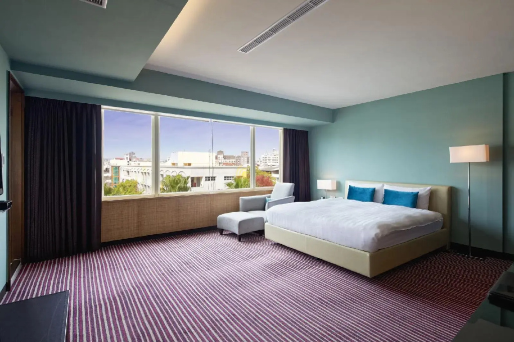 52 Hotel