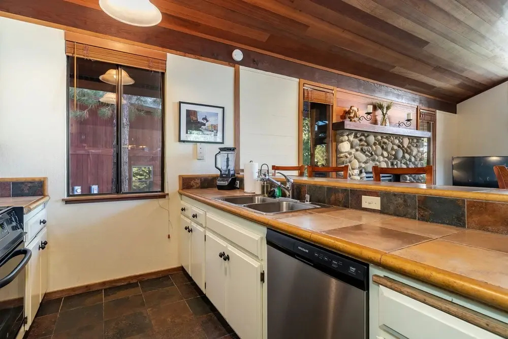 Archie's Bungalow by Tahoe Mountain Properties