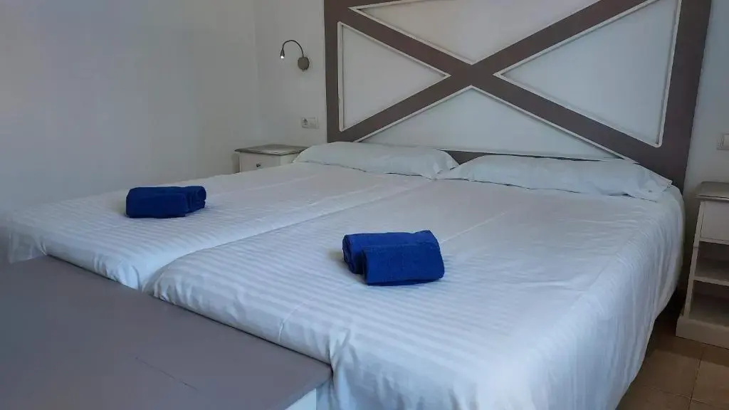 Papagayo 21-22, big pool and free WIFI