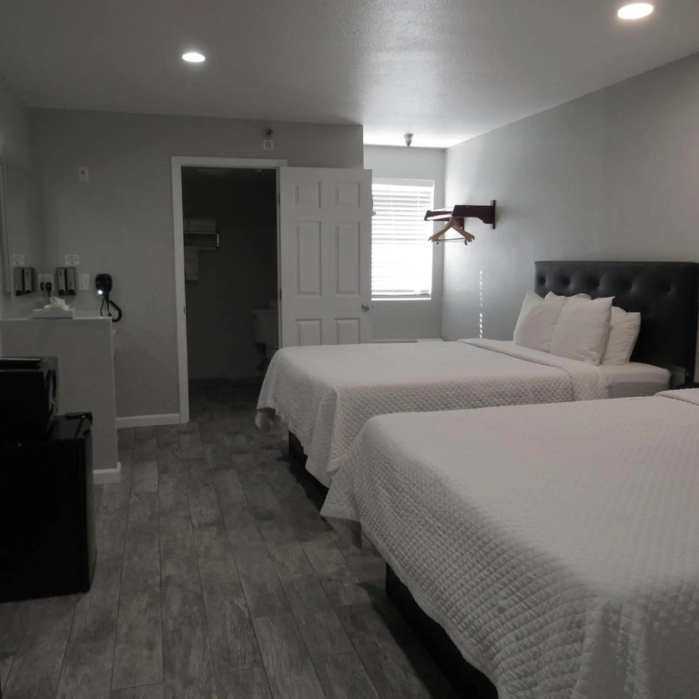 Capri Suites Anaheim
