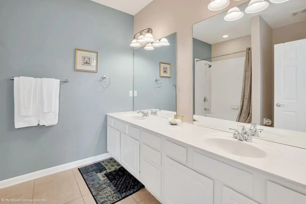 Exquisite and Airy 3BD Town Home in Vista Cay With CDC Cleaning Standards #3vc075