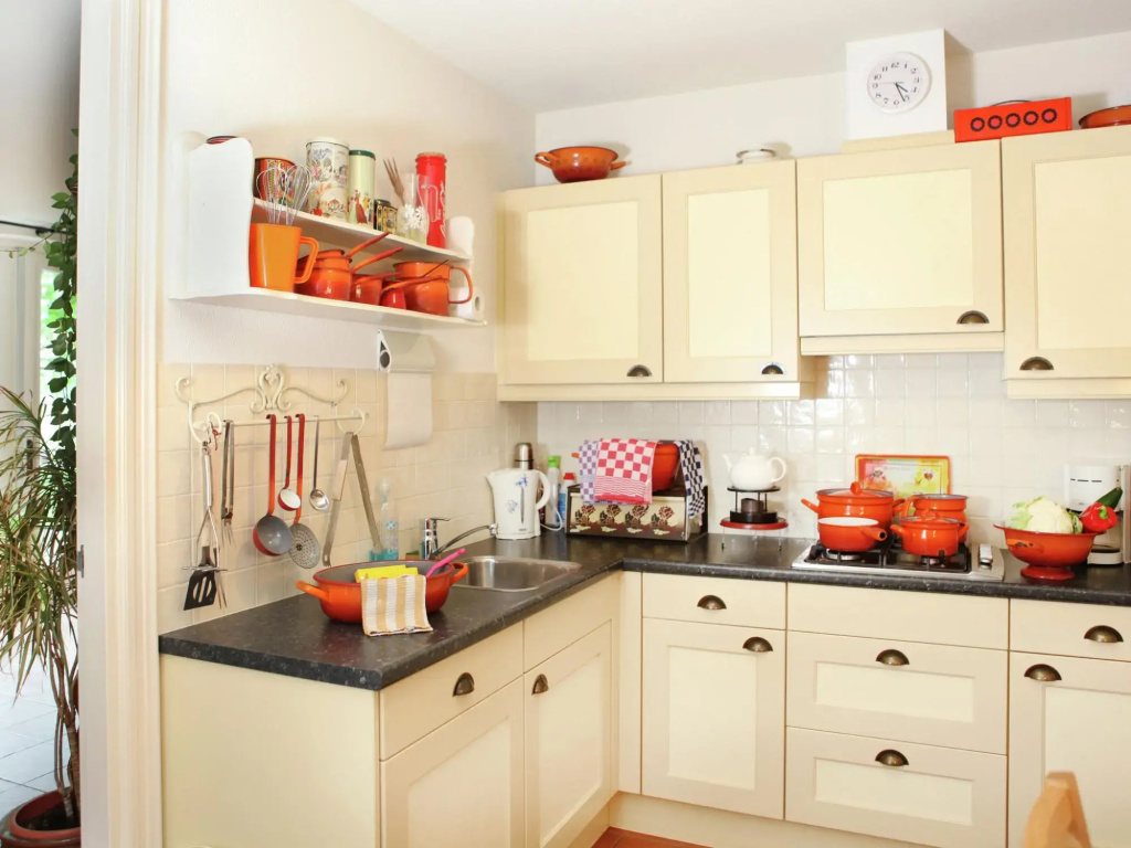 Spacious holiday farm in Bronckhorst with private garden