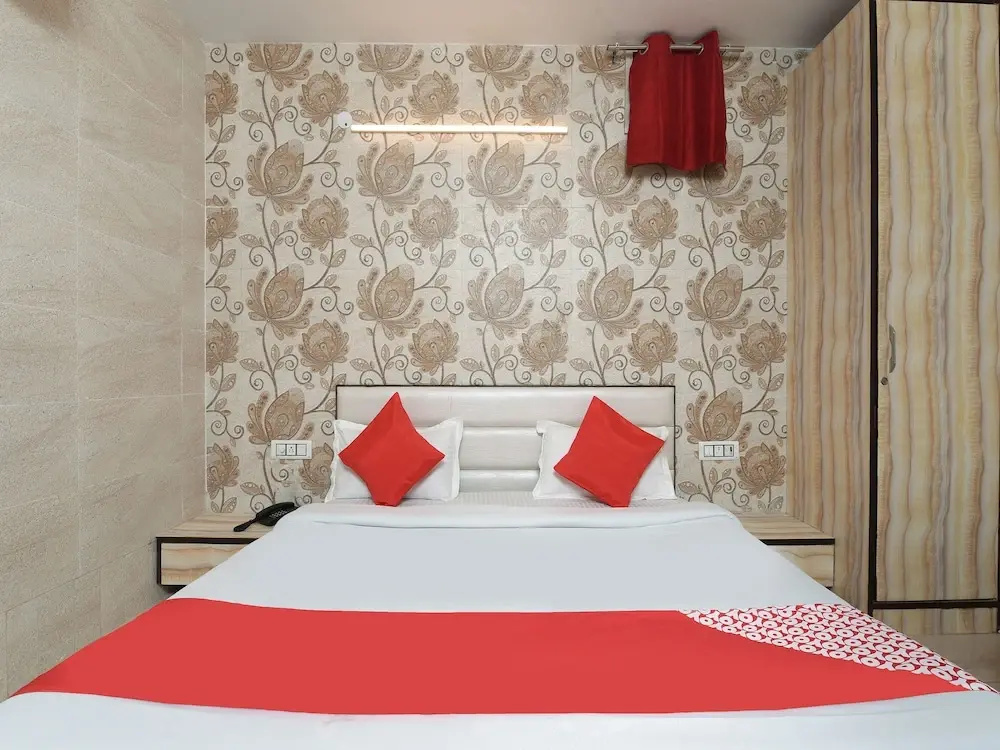 OYO 13027 Flamingo Grand