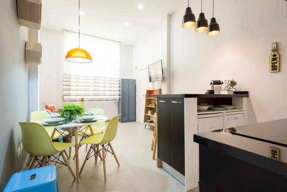 Lovely & Quiet City Center Apartment