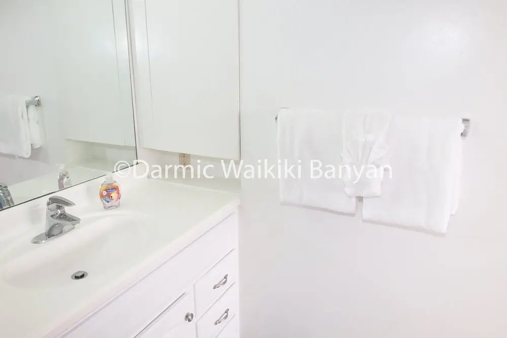 2-3107 Waikiki Banyan