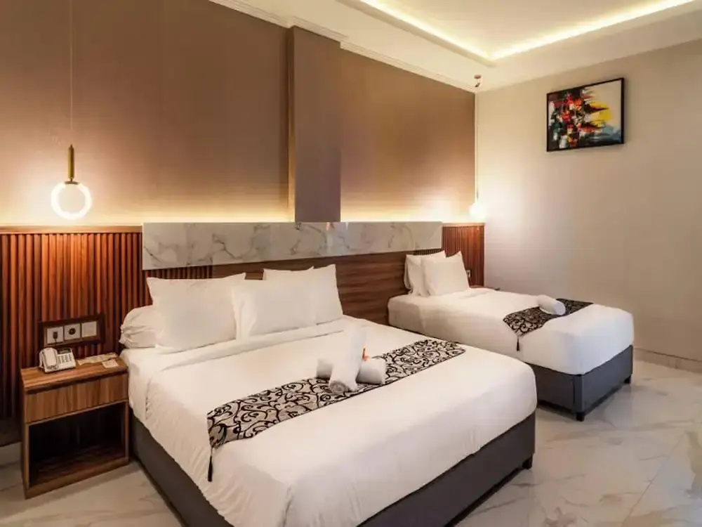 Ayers Hotel
