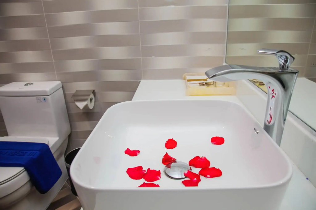 Golden Rose Hotel