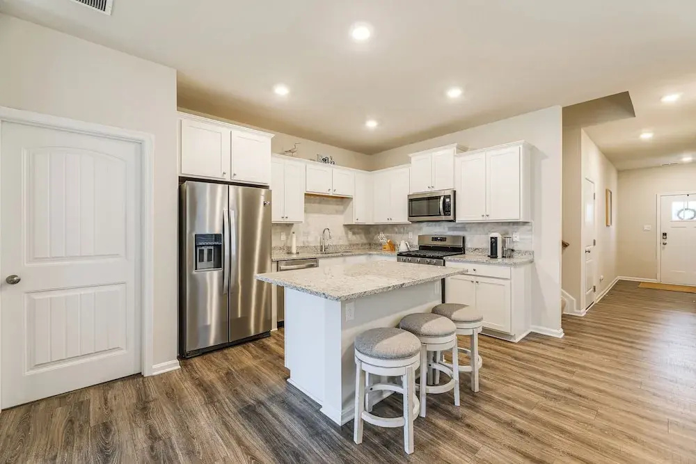 5 Mi to Bethany Beach: Townhome w/ Pool