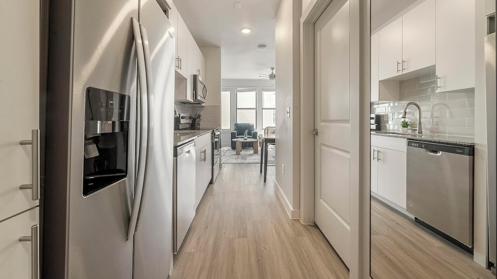 Landing Apartments - South Austin