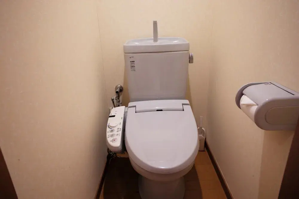 Hosei Apartment 201
