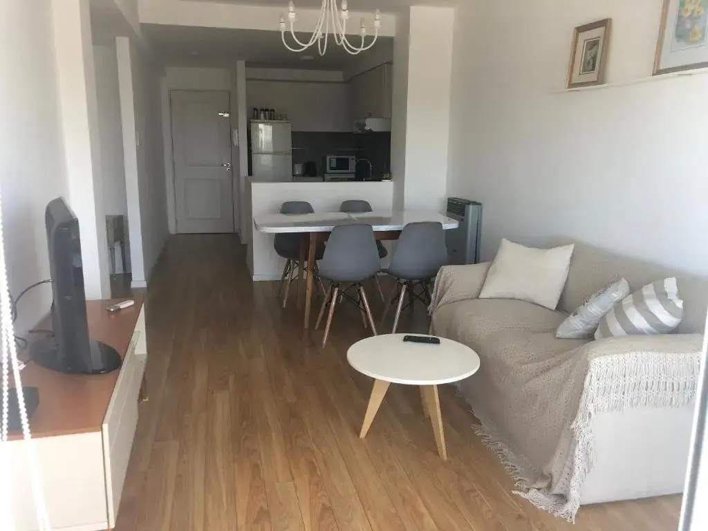 Departamento en Santa Fe, Capital. Con cochera y pileta