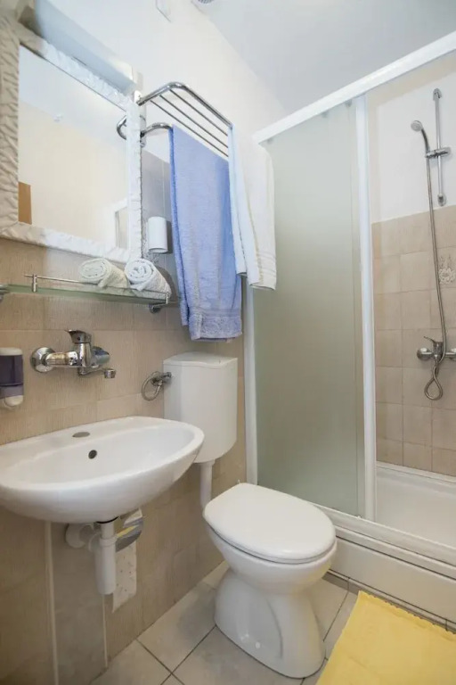 Apartments and Rooms Nikol