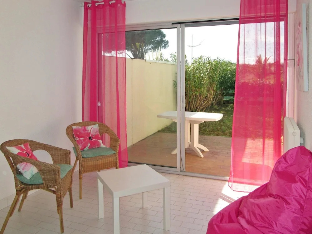 Studio in Le Grau-du-roi, With Enclosed Garden and Wifi - 50 m From th
