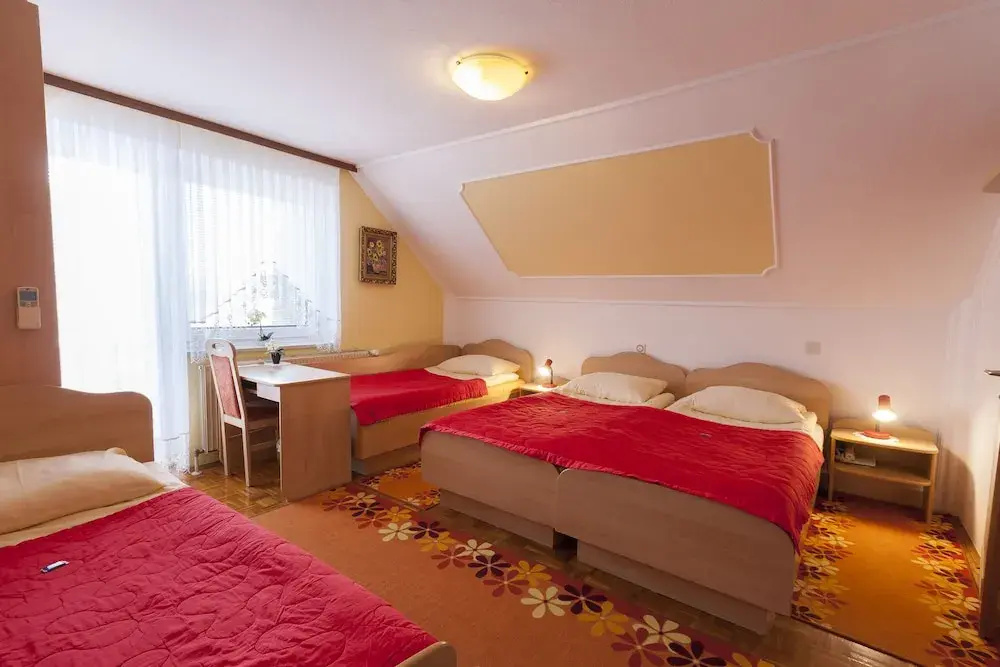 Rooms & Apartments Jana