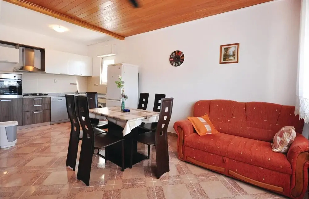 Beautiful Apartment in Omis With 3 Bedrooms