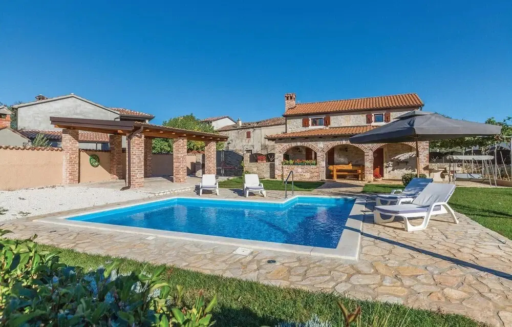 Amazing Home in Porec With Wifi and 2 Bedrooms
