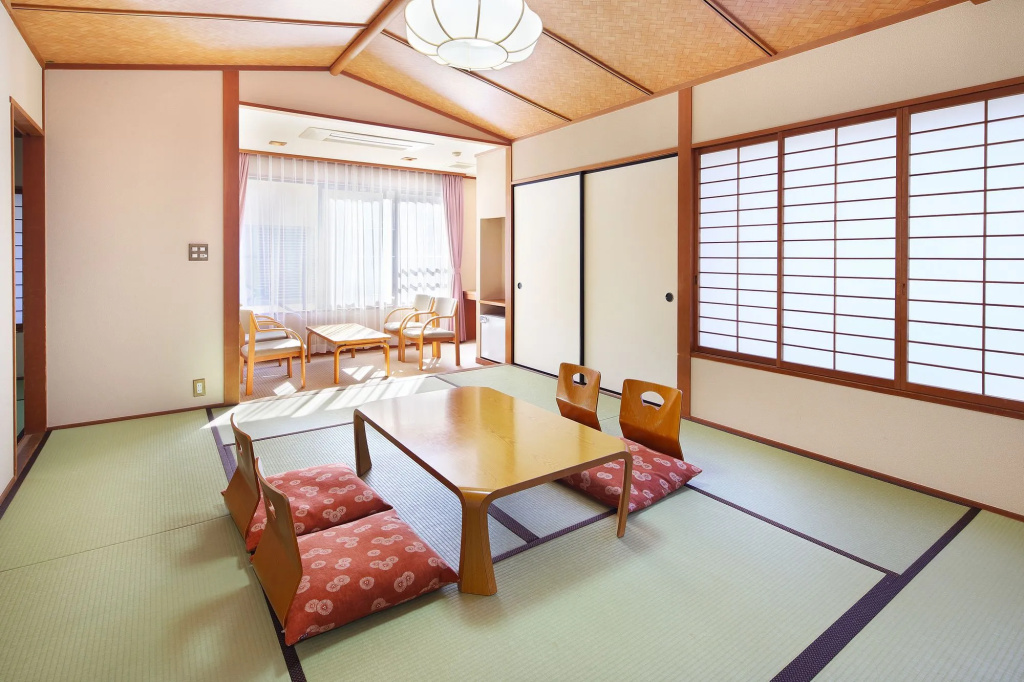 Hakonenomori Okada