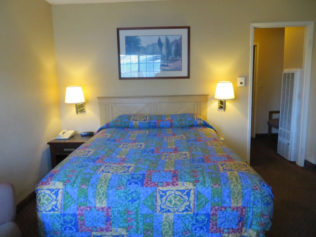 Beachway Inn and Suites