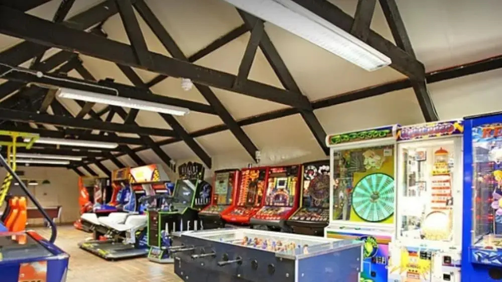 Surf\s Up! Perfect base for holidays or work in Cornwall