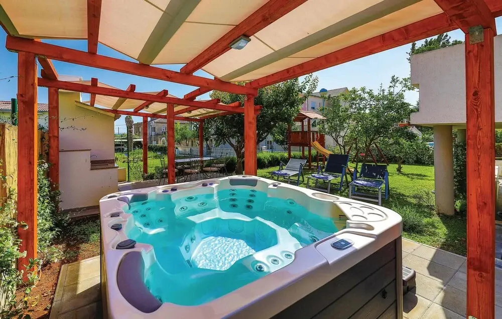 Stunning Home in Kastel Kambelovac With Wifi and 3 Bedrooms