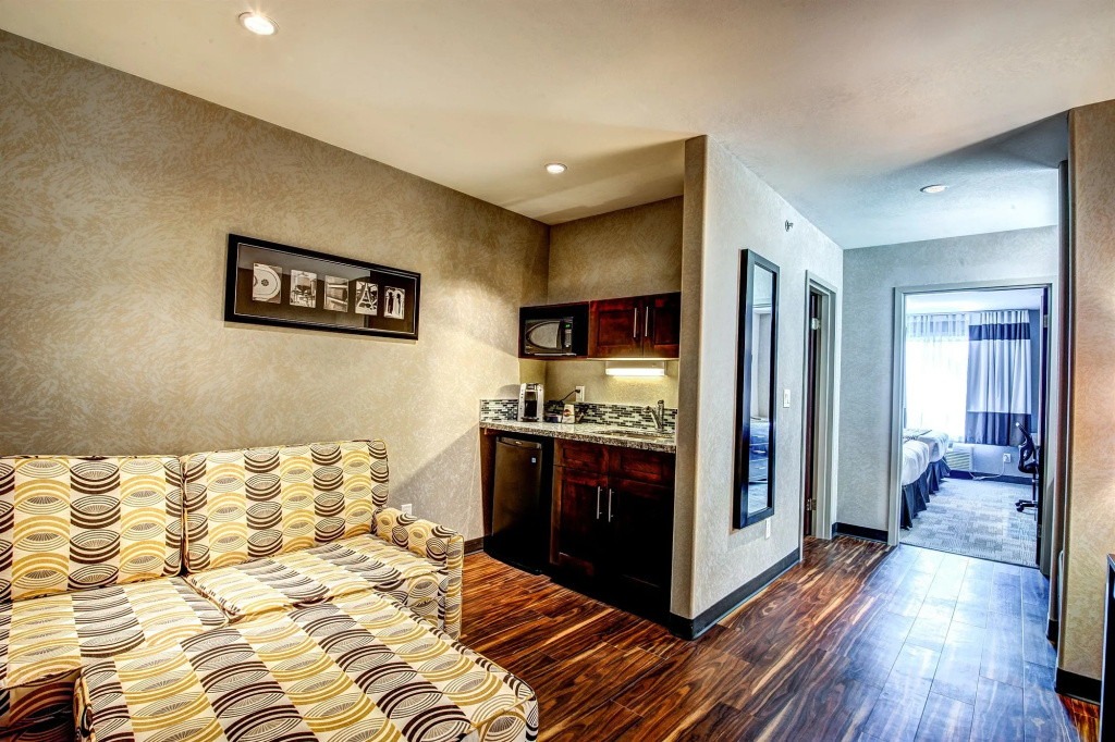 Home Inn & Suites - Swift Current
