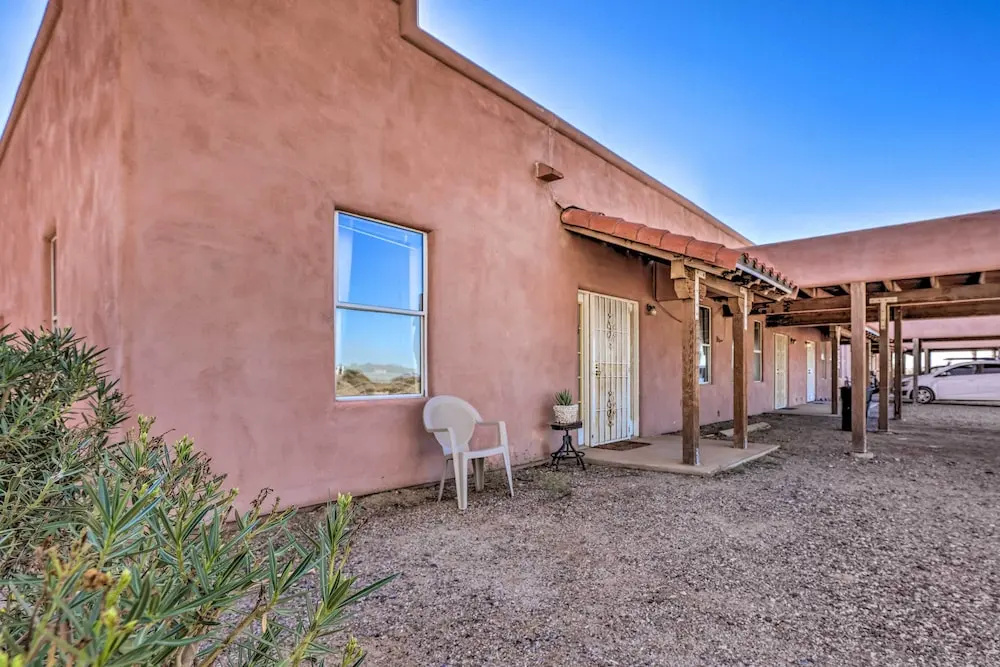 Cozy & Relaxing Eloy Apartment w/ Pool Access