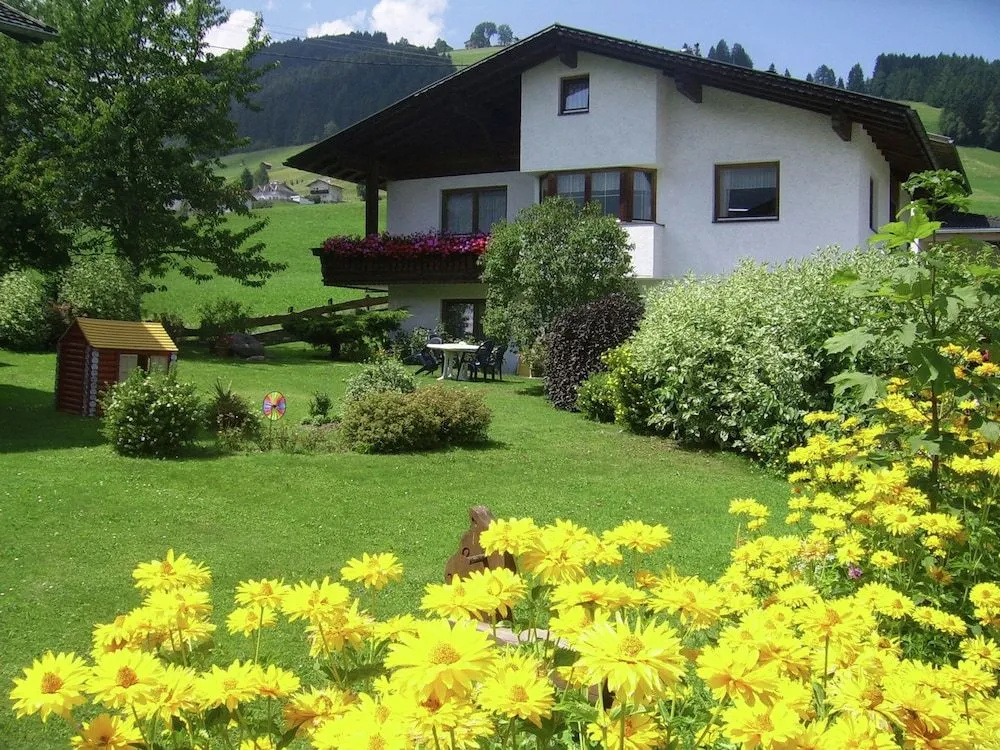 Cozy Apartment In Oberperfuss Near Ski Area