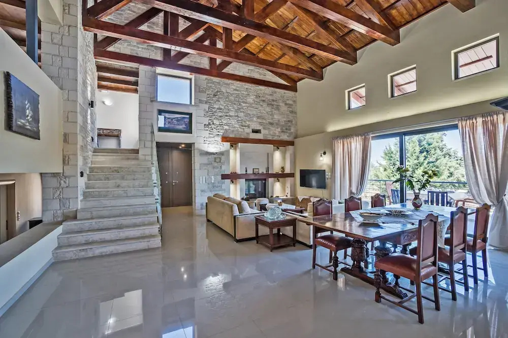 Dreamcatcher Villa Outdoor Indoor Pool hot tub