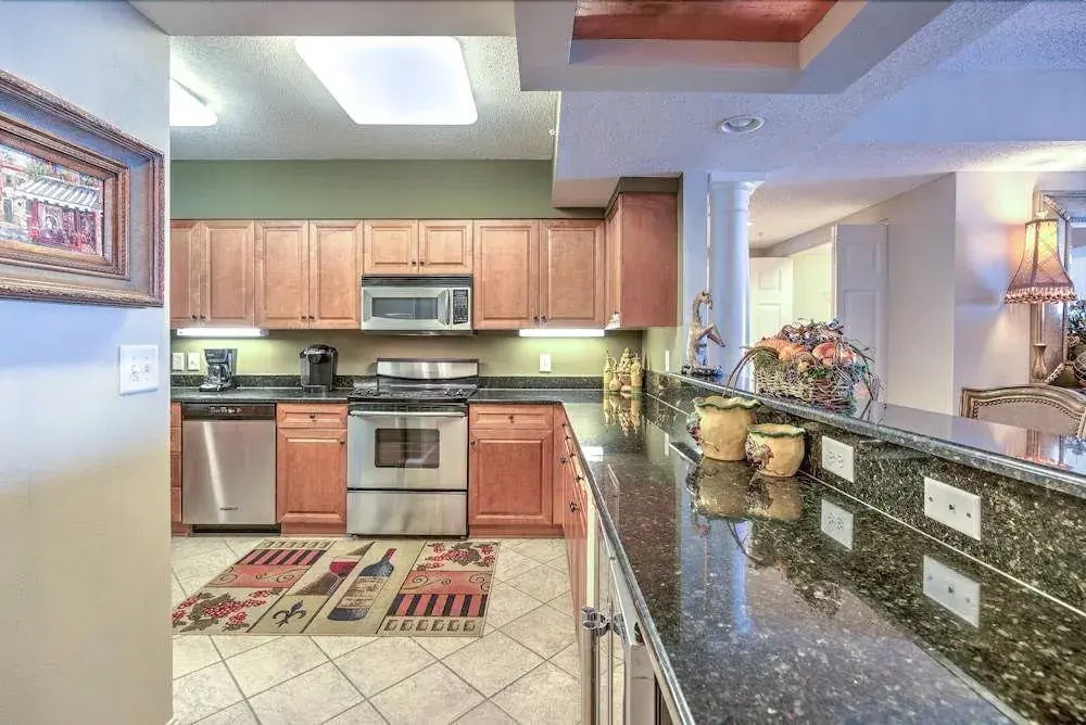 South Wind Penthouse 3 - 4 Br Condo